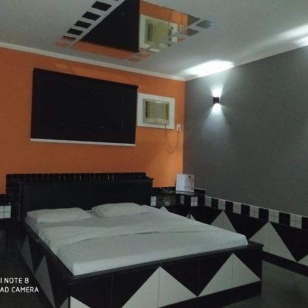 Movie Inn Motel E Hospedagem (Adults Only) ريبيراو بريتو المظهر الخارجي الصورة