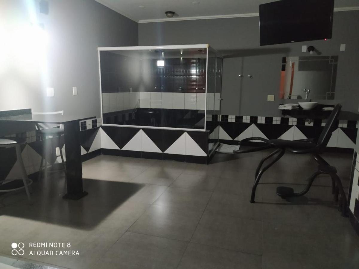 Movie Inn Motel E Hospedagem (Adults Only) ريبيراو بريتو المظهر الخارجي الصورة