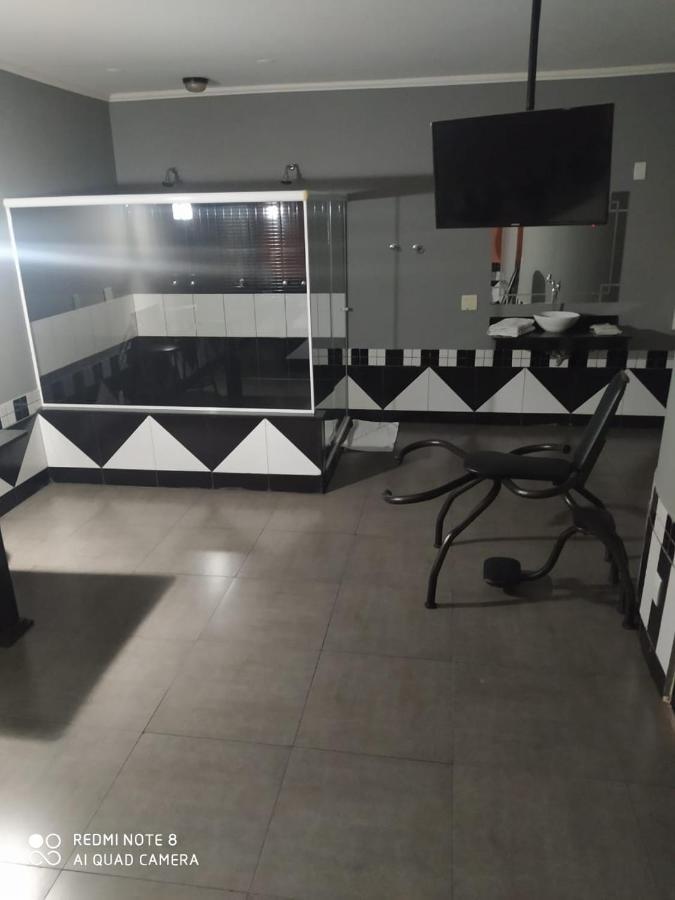Movie Inn Motel E Hospedagem (Adults Only) ريبيراو بريتو المظهر الخارجي الصورة