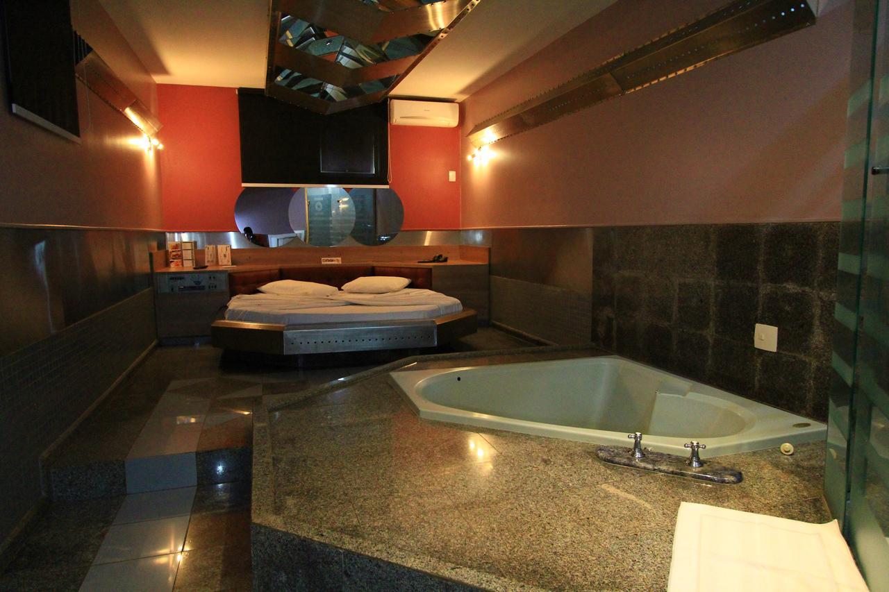 Movie Inn Motel E Hospedagem (Adults Only) ريبيراو بريتو المظهر الخارجي الصورة