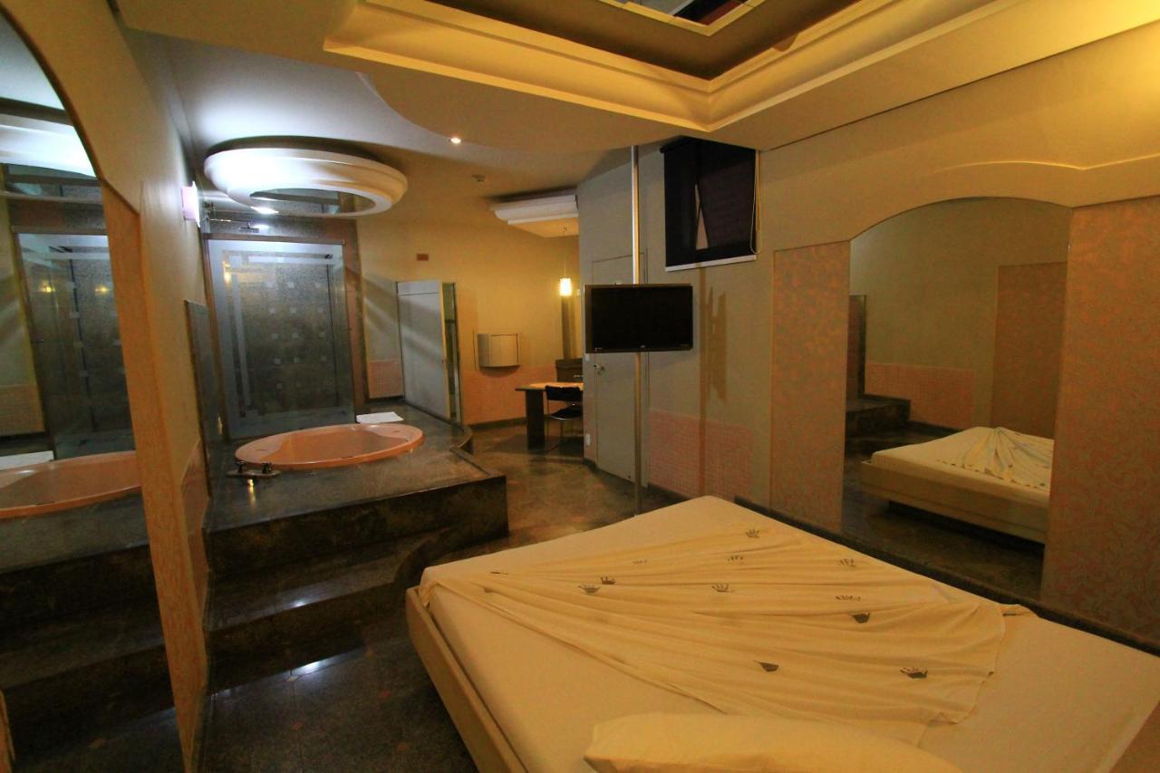 Movie Inn Motel E Hospedagem (Adults Only) ريبيراو بريتو المظهر الخارجي الصورة